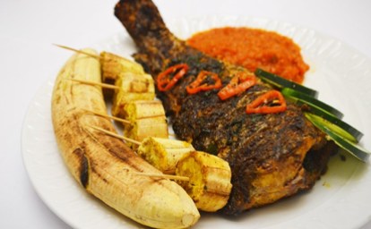 ROASTED-PLANTAIN-WITH-GRILLED-FISH-RECIPE